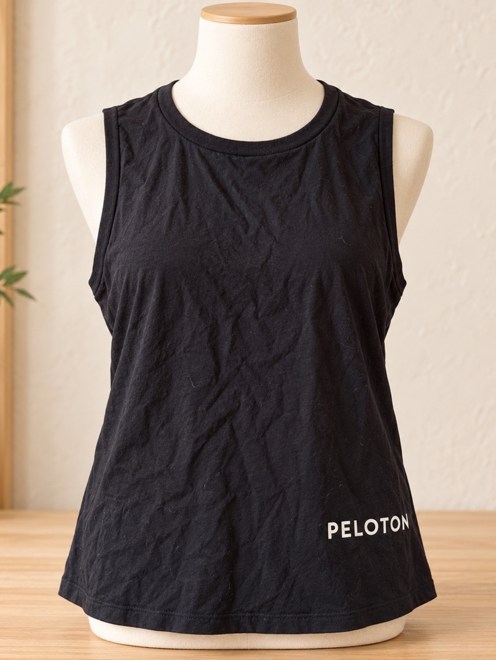 Peloton black sleeveless workout tank top size M